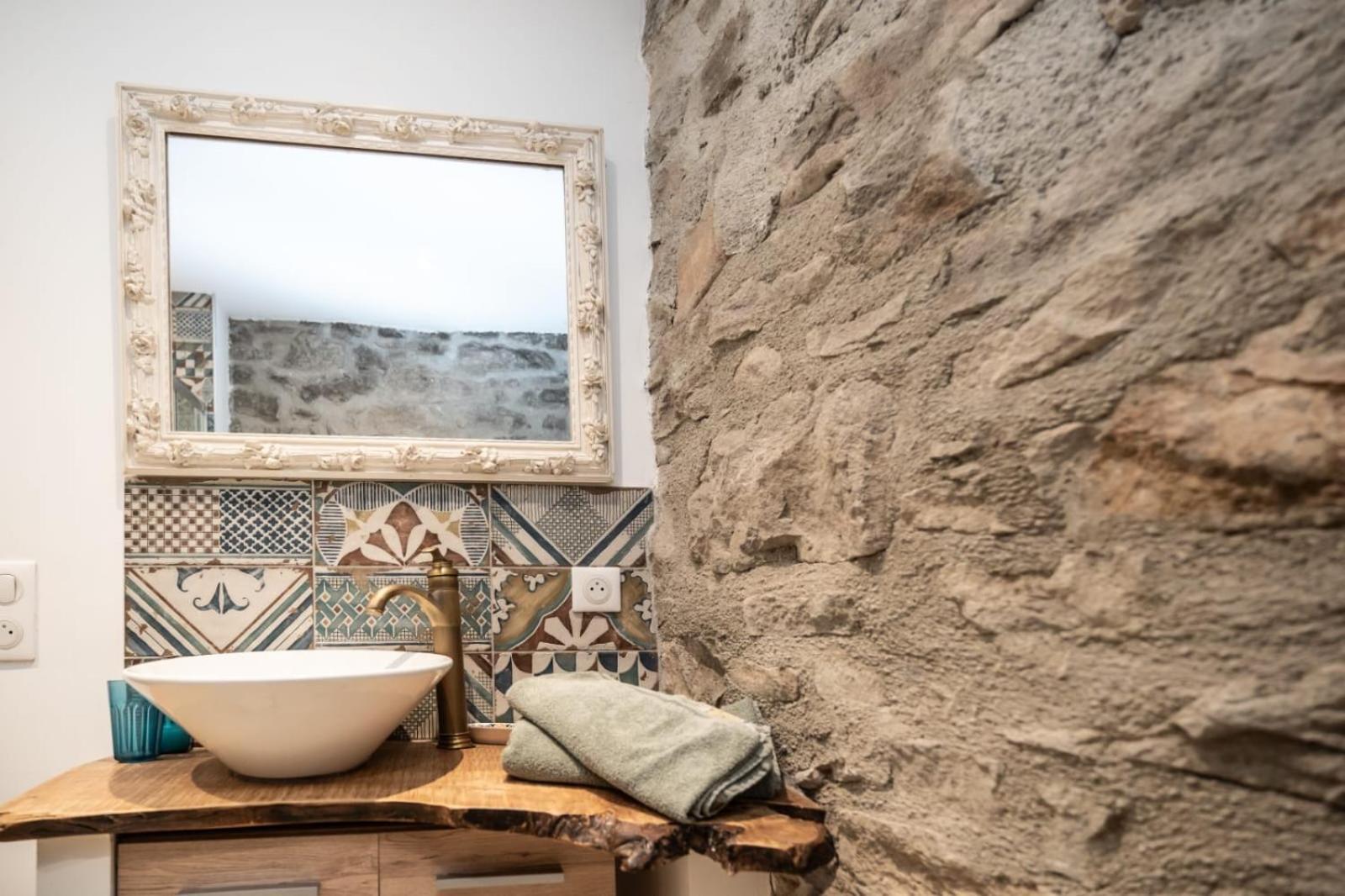 Petite Maison Pleine Nature La Bastide-Pradines Luaran gambar