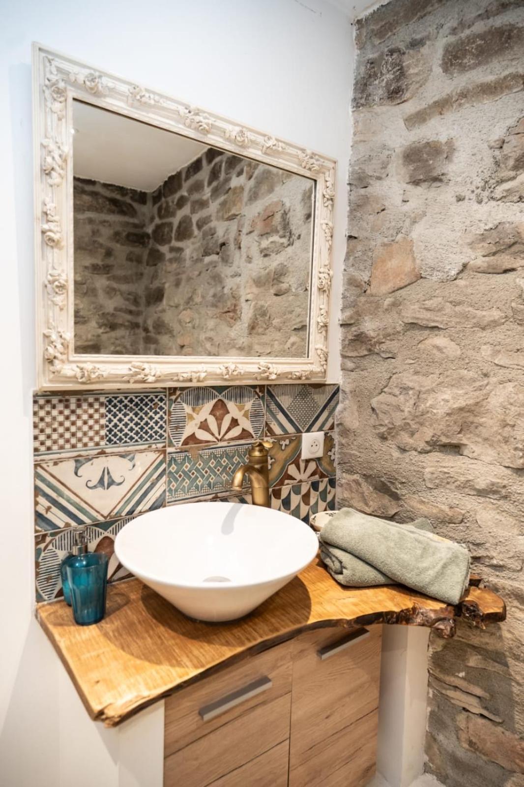 Petite Maison Pleine Nature La Bastide-Pradines Luaran gambar